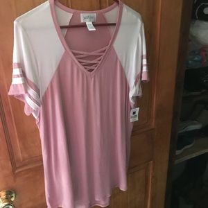 Just be size 1x. Fits like a large